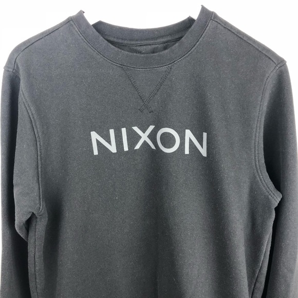 Nixon Summit Crew Pull Over - Picture 2 of 5